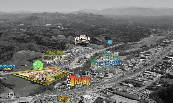 SHOPS AT PIGEON FORGE: 161 E Wears Valley Rd, Pigeon Forge, TN 37863